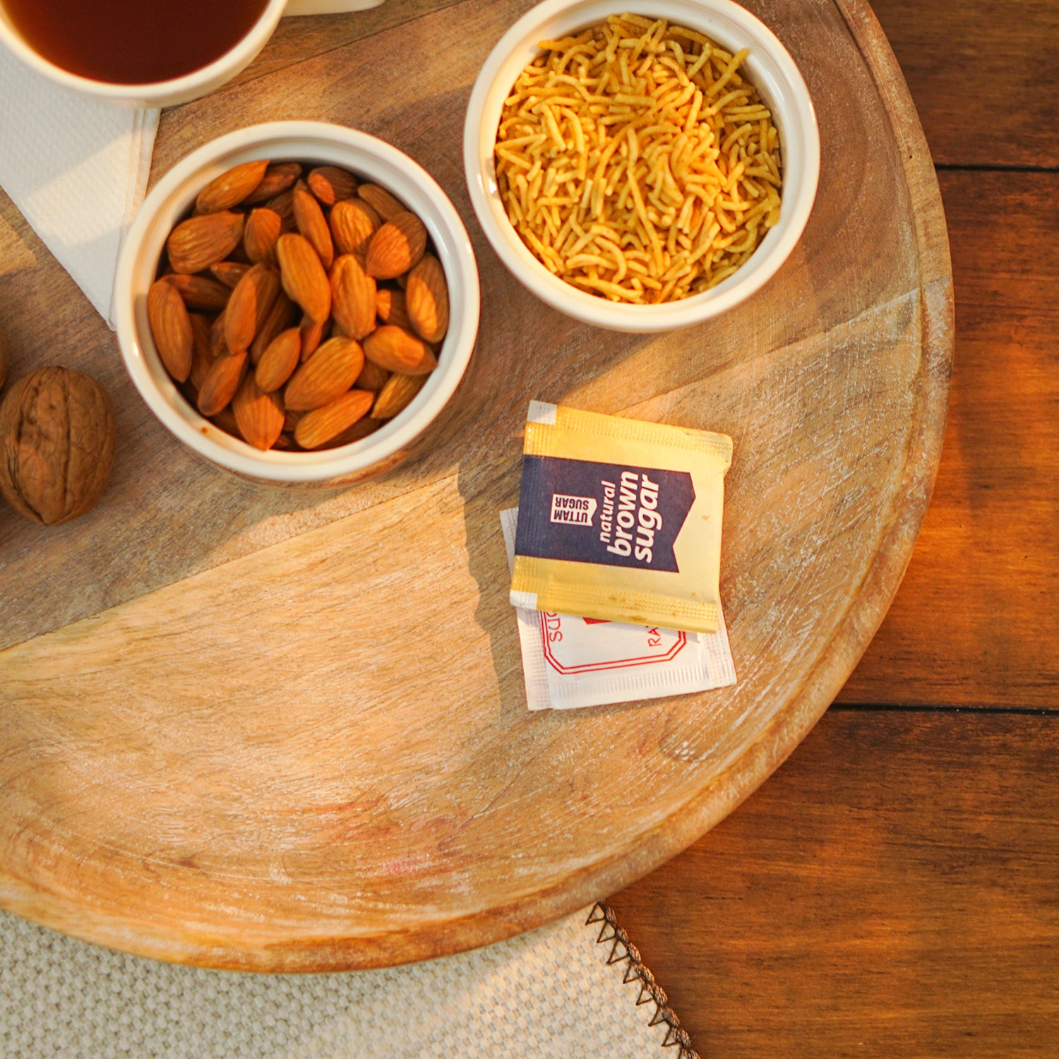 Classic White Mango Wood Chip & Dip Serving Platter
