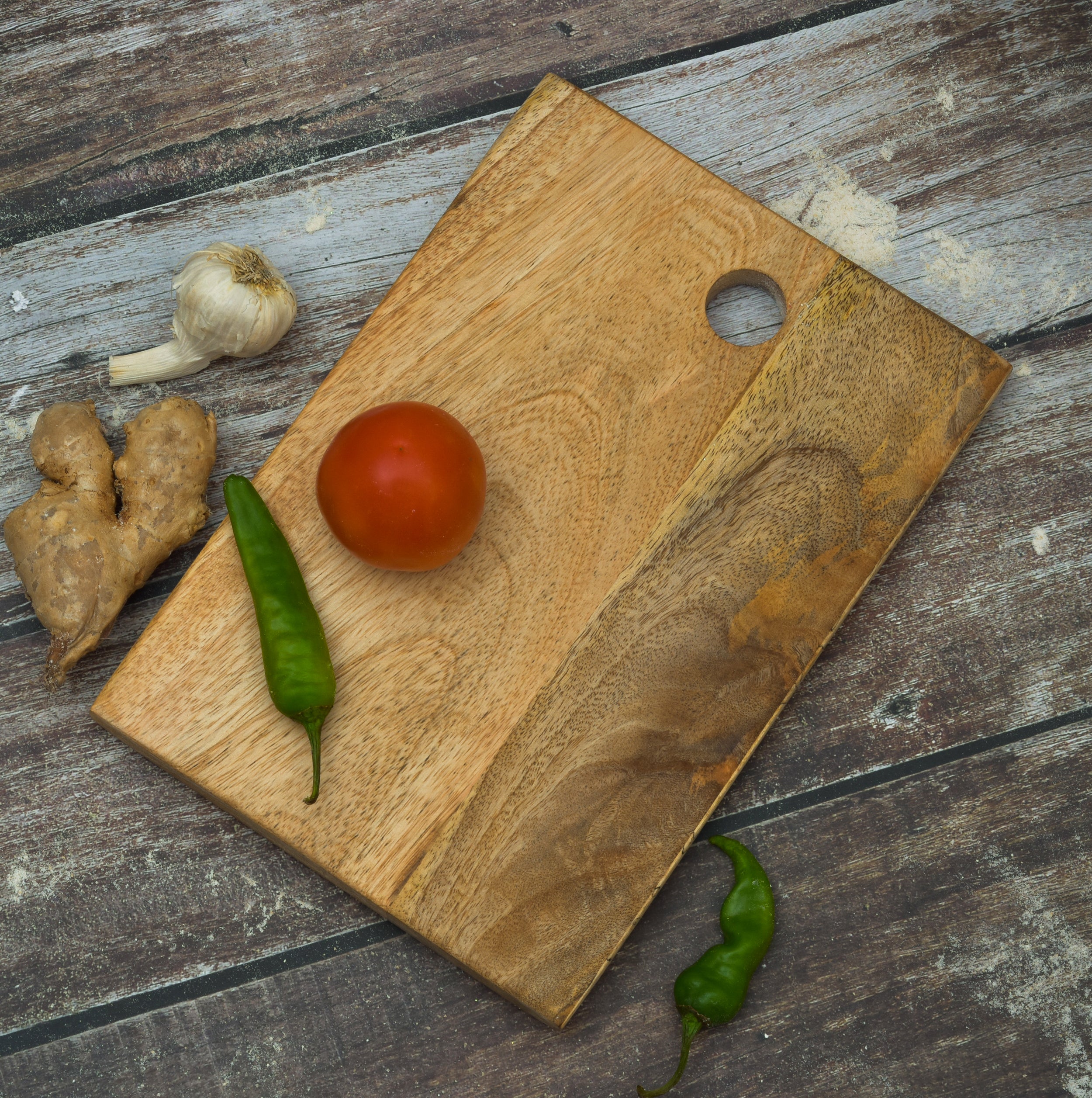 Mango Wood Chopping Board With Center Hole