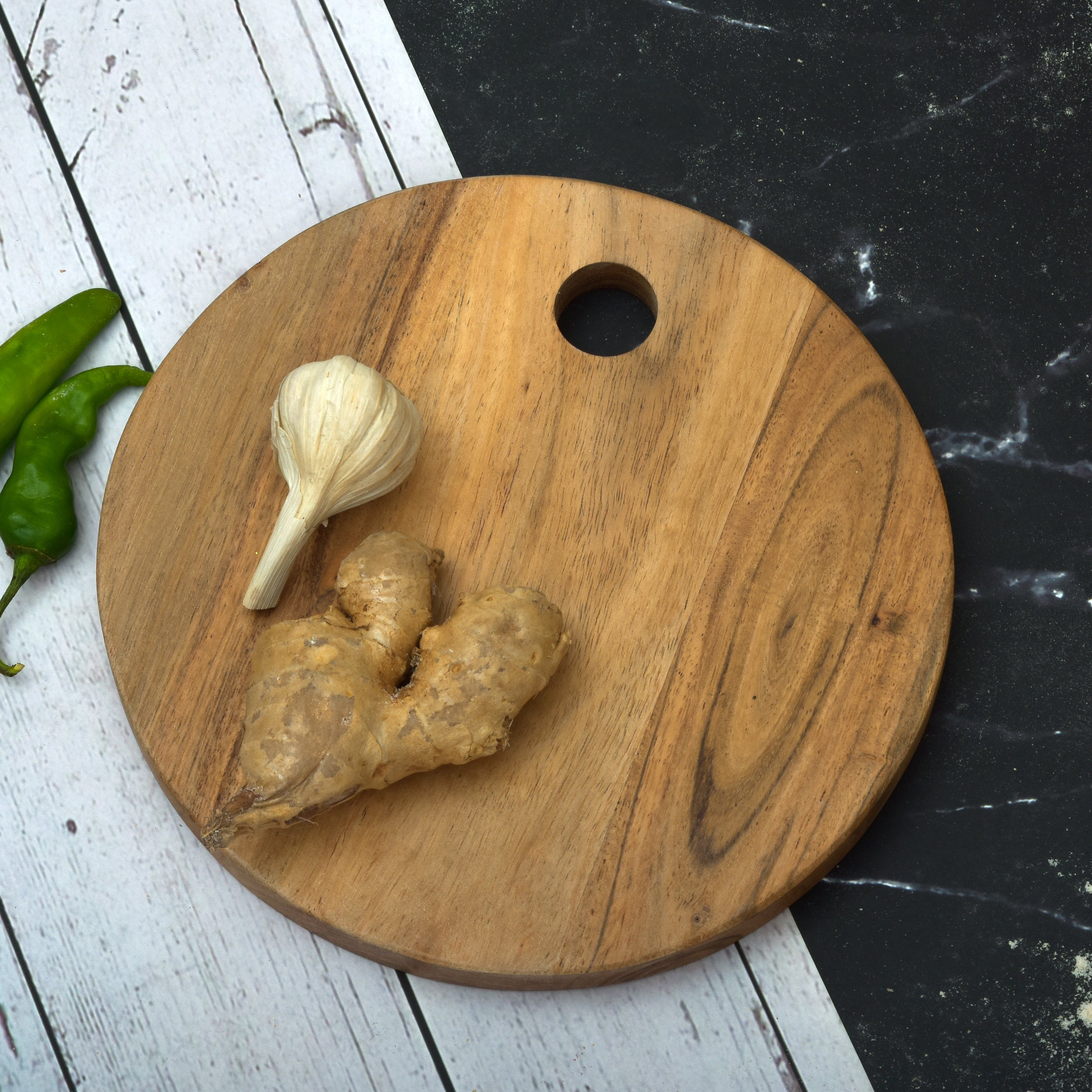 Acaica Wood Round Chopping Board With Inner Hole