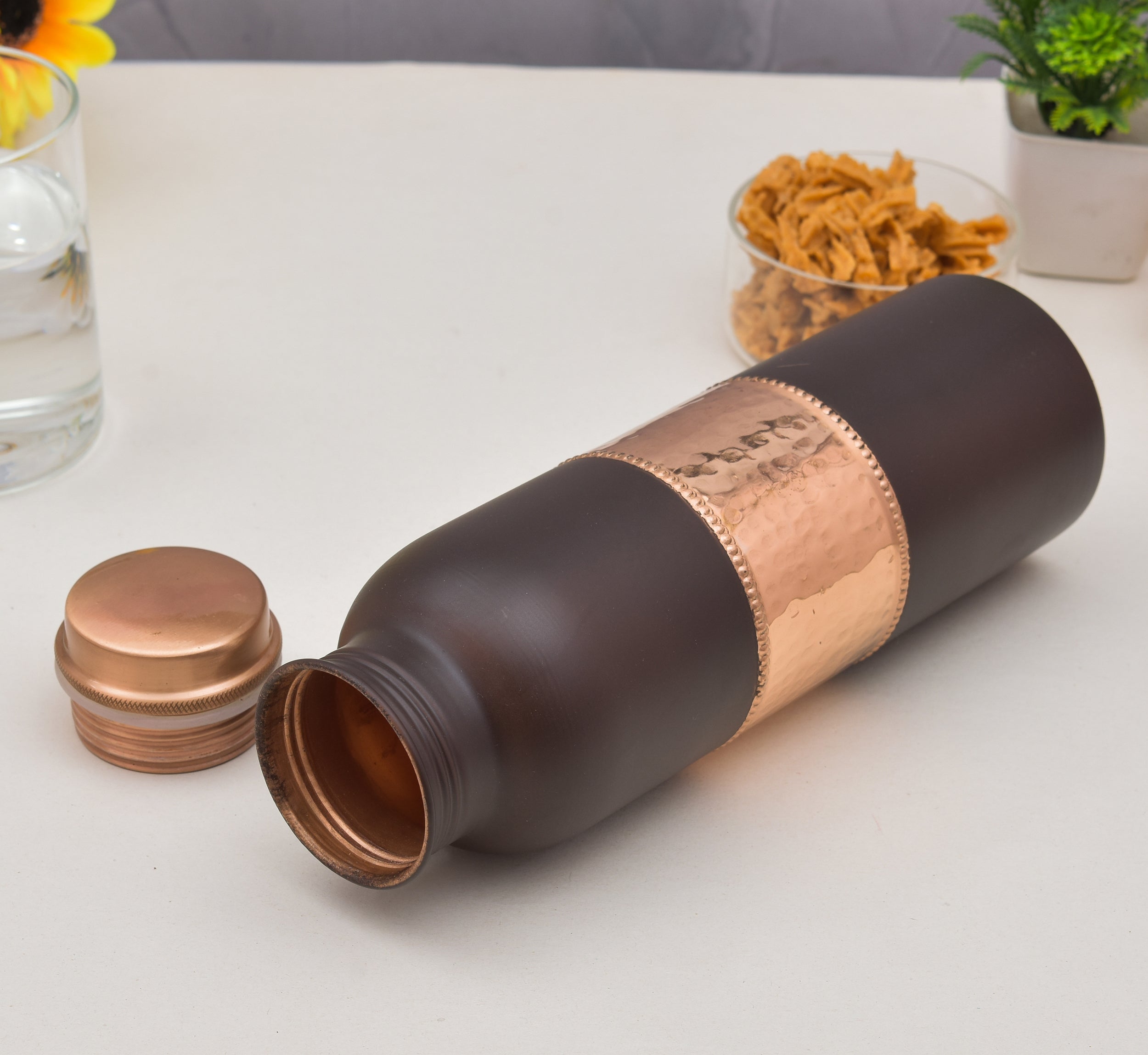 MIDDLE HAMMERED PURE COPPER WATER BOTTLE - 950ml