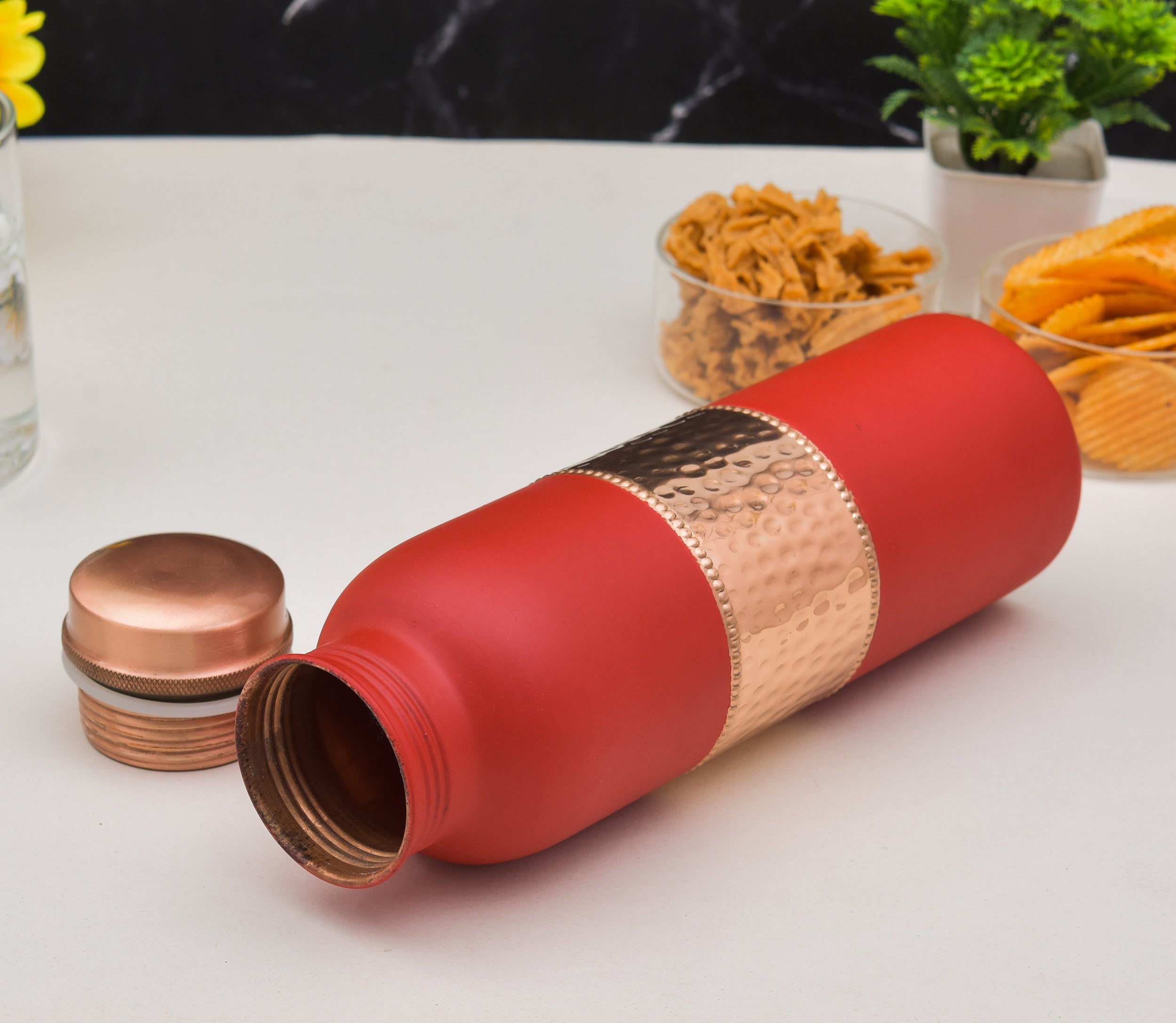 MIDDLE HAMMERED PURE COPPER WATER BOTTLE - 950ml