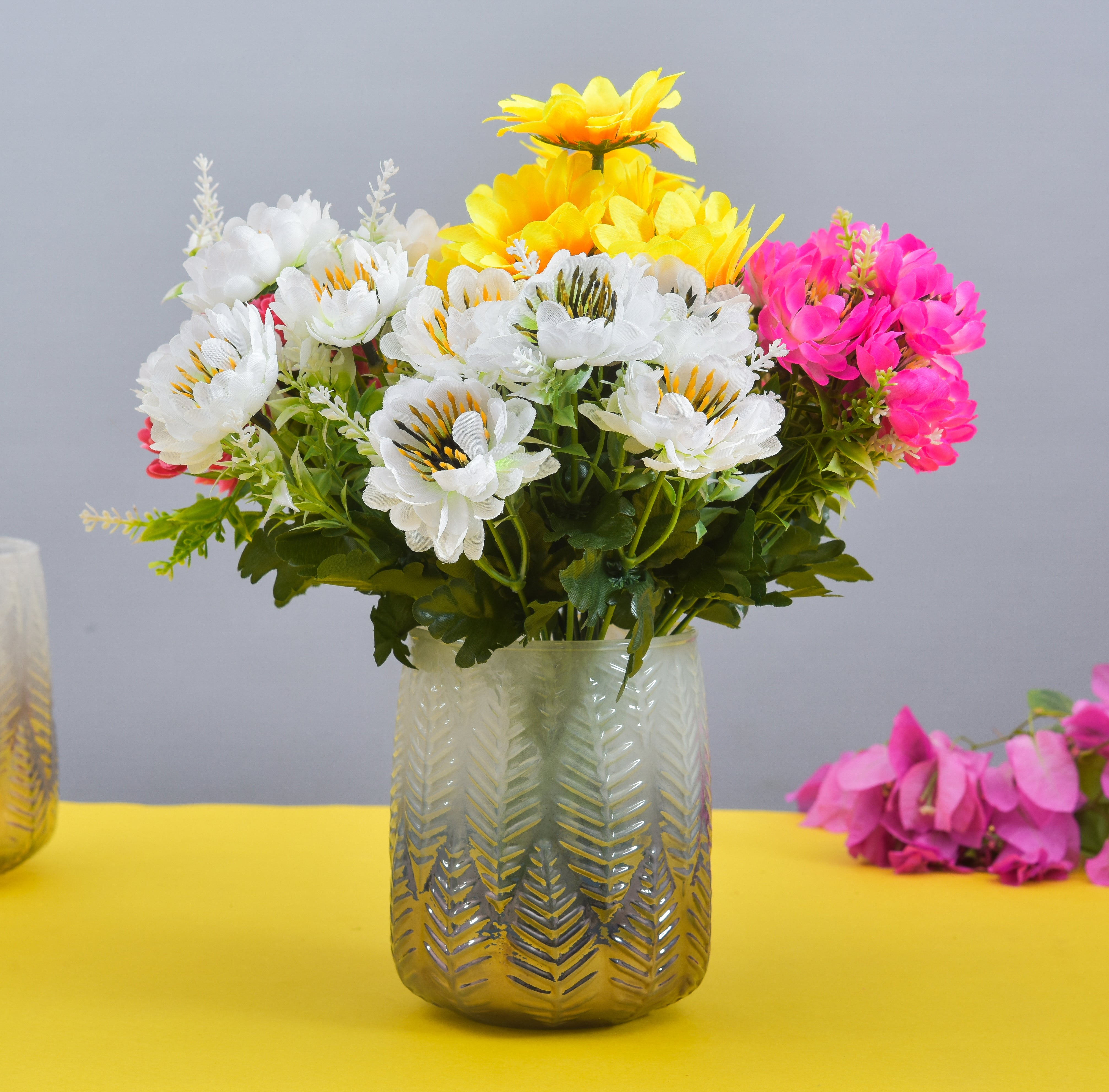 EXQUISITE & MODERN GREY VASE