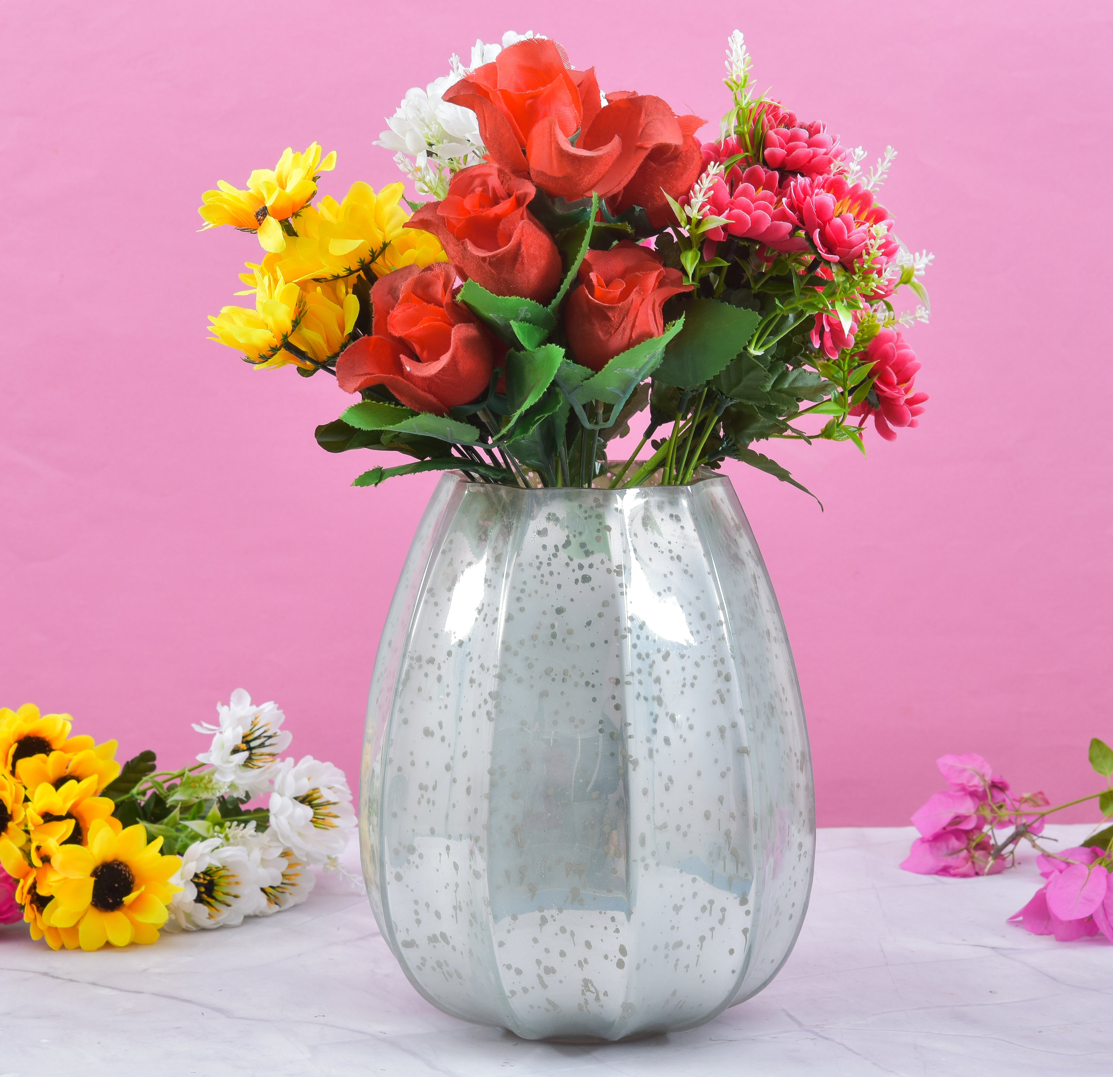 ELEGANT DECORATION IVORY VASES
