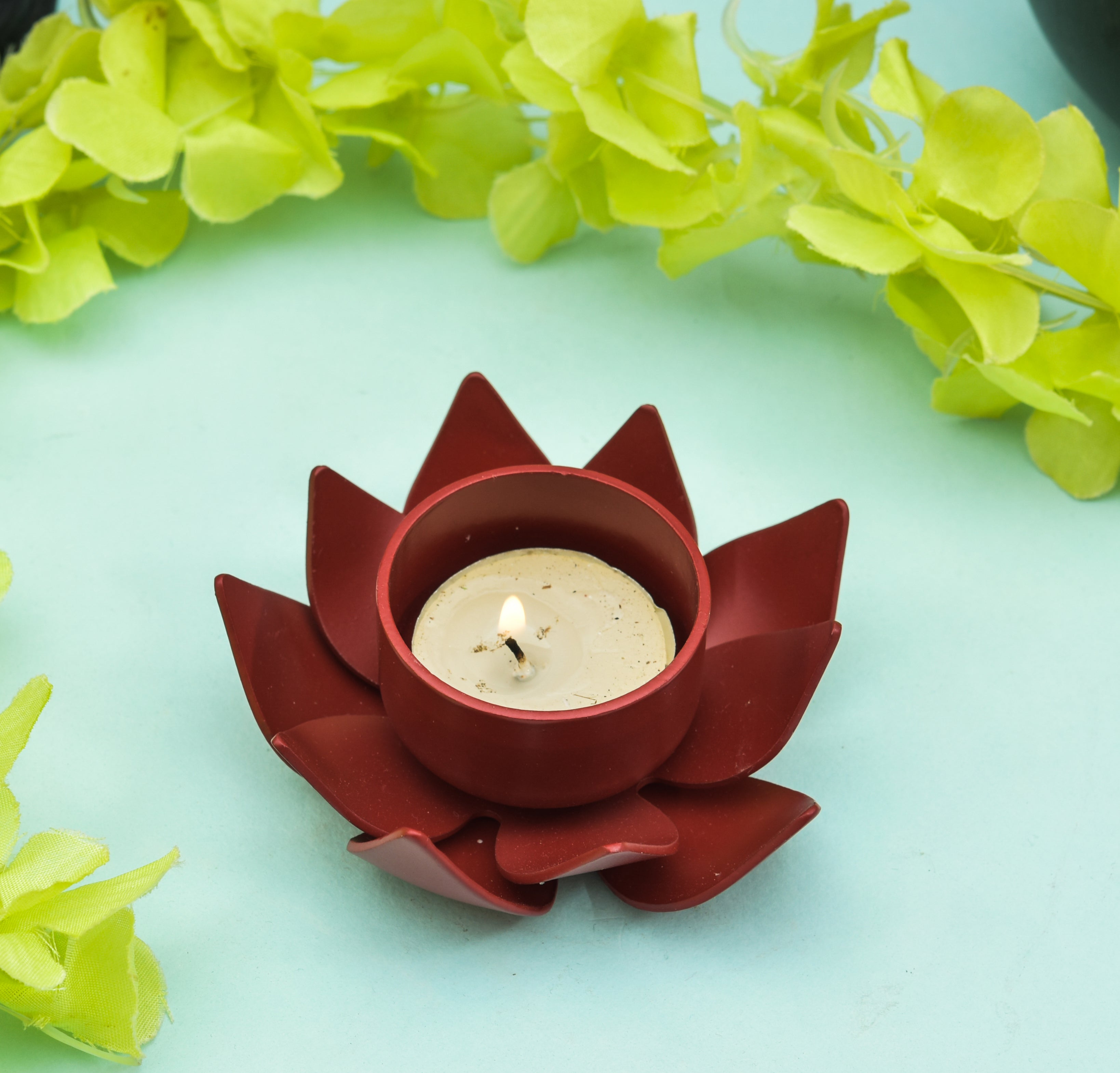 RED LOTUS T-LIGHT HOLDER