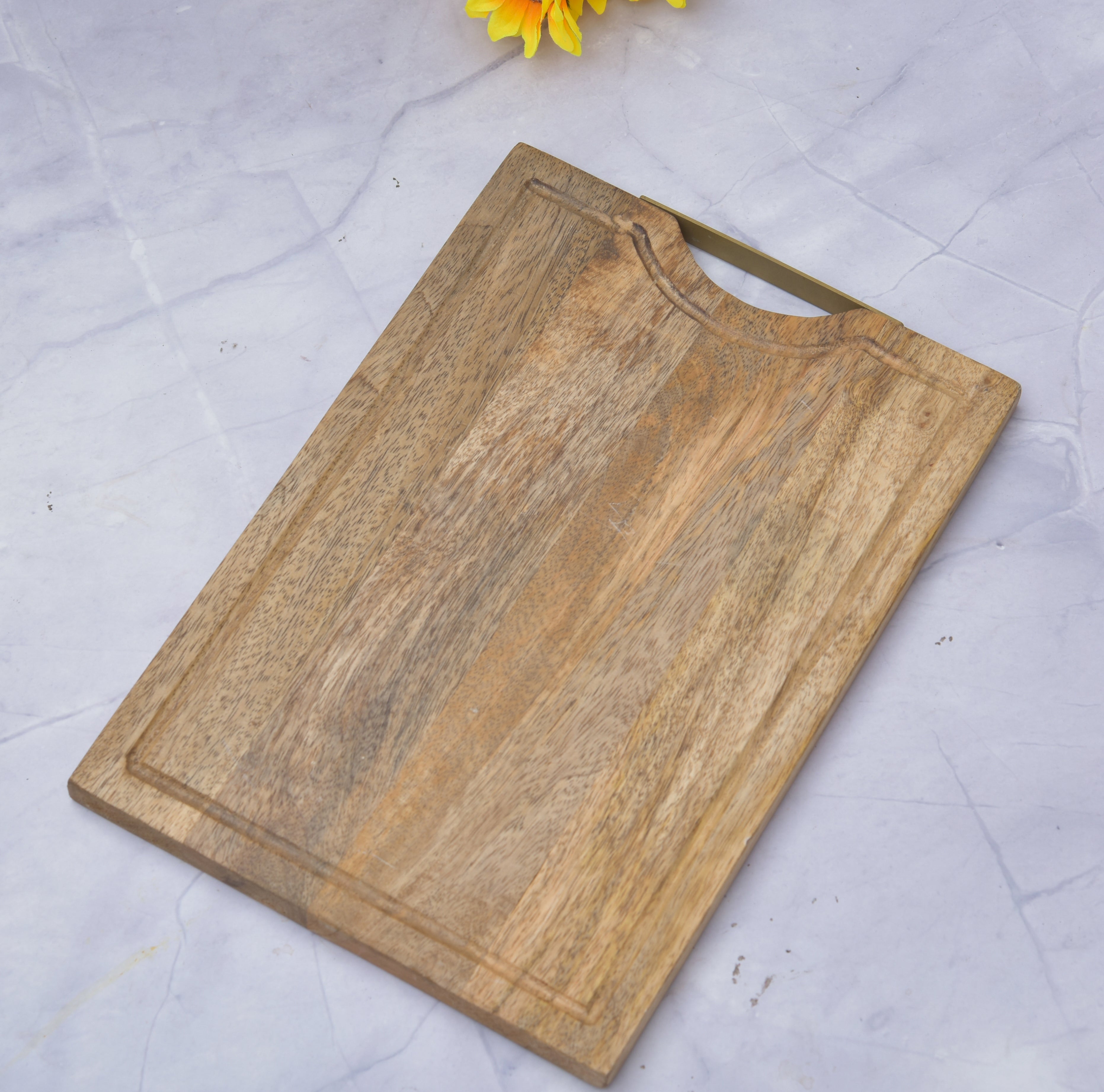 Mango Wood Chopping Board With Iron Handle